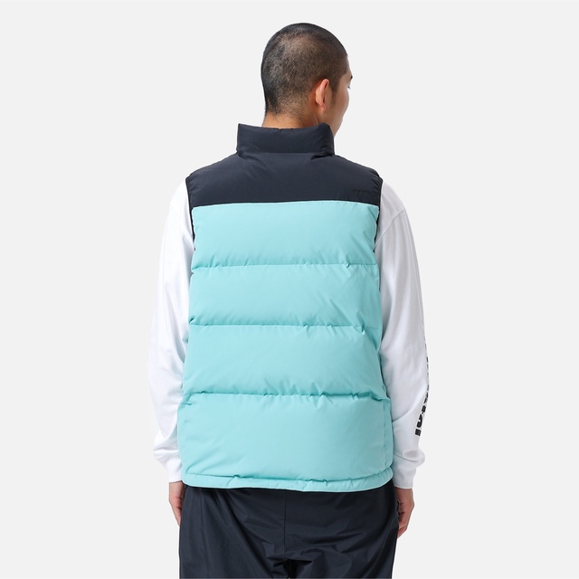 F.C.R.B.(エフシーアールビー)のFCRB DOWN VEST ダウンベスト ライトブルー メンズのジャケット/アウター(ダウンベスト)の商品写真