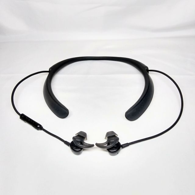 BOSE(ボーズ)のQuietControl 30 wireless headphones スマホ/家電/カメラのオーディオ機器(ヘッドフォン/イヤフォン)の商品写真