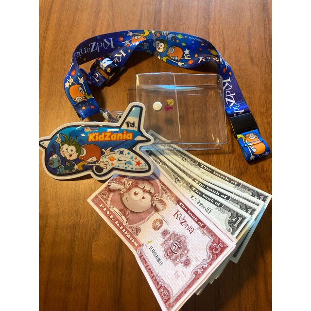 キッザニア　カードホルダーとお金 チケットの施設利用券(遊園地/テーマパーク)の商品写真
