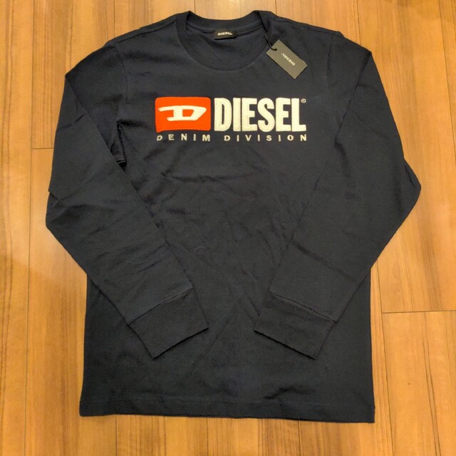 DIESEL(ディーゼル)のdiesel　ロゴ長袖シャツ レディースのトップス(Tシャツ(長袖/七分))の商品写真