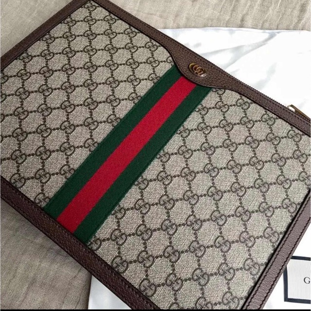 Gucci(グッチ)のGUCCI グッチ　バッグ　ハンドバッグ　クラッチバッグ　グアム　美品 レディースのバッグ(クラッチバッグ)の商品写真