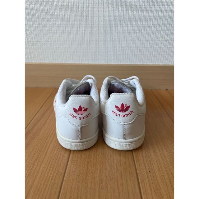 adidas(アディダス)の美品スタンスミス♡ ハートの刺繍　おまけにGAPスニーカー キッズ/ベビー/マタニティのキッズ靴/シューズ(15cm~)(スニーカー)の商品写真