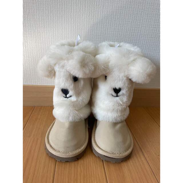 babyGAP(ベビーギャップ)のbaby gap エコファー　ブーツ キッズ/ベビー/マタニティのベビー靴/シューズ(~14cm)(ブーツ)の商品写真