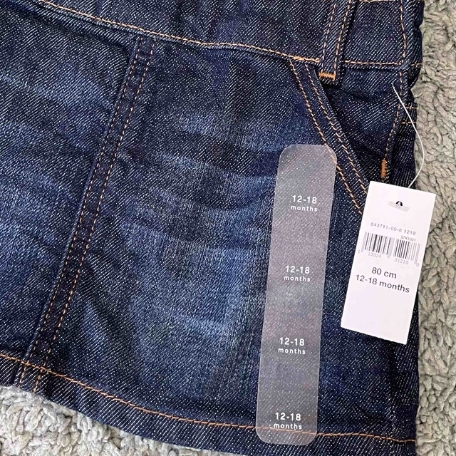 babyGAP(ベビーギャップ)のタグ付き新品未使用‼︎ デニムジャンパースカート キッズ/ベビー/マタニティのベビー服(~85cm)(ワンピース)の商品写真