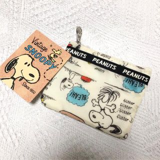 スヌーピー(SNOOPY)のSALE‼️／SNOOPY／ミニフラットケース(ポケットティッシュケース付)(キャラクターグッズ)