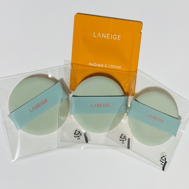 LANEIGE(ラネージュ)のLANEIGE ラネージュ 新品クッションファンデパフ3個セット＋オマケ コスメ/美容のメイク道具/ケアグッズ(パフ・スポンジ)の商品写真