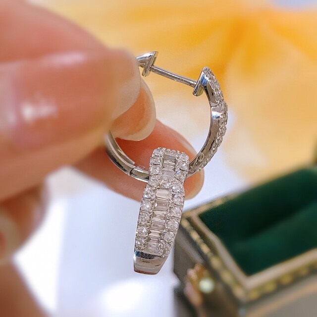 天然ダイヤモンドピアス0.6ct　k18