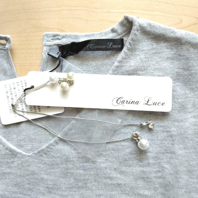 Carina Luce　アクセサリー付きニットセーター レディースのトップス(ニット/セーター)の商品写真