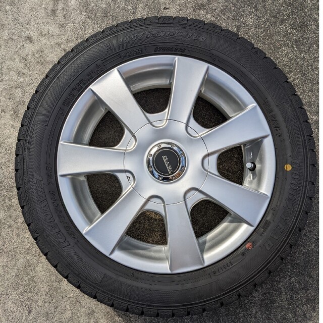 Goodyear(グッドイヤー)のスタッドレス ICE NAVI 7(155/65R14)＋ホイール 自動車/バイクの自動車(タイヤ)の商品写真