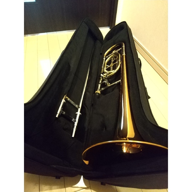 テナーバストロンボーン【 HOLTON TR-150】 管楽器 テナーバストロンボーン【 HOLTON TR-150】 管楽器