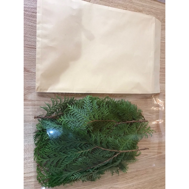 【匿名発送】天然無農薬　コニファー　ヒバ　クリスマス　リース　スワッグ　クラフト ハンドメイドのフラワー/ガーデン(その他)の商品写真