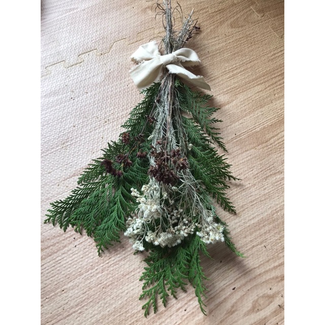 【匿名発送】天然無農薬　コニファー　ヒバ　クリスマス　リース　スワッグ　クラフト ハンドメイドのフラワー/ガーデン(その他)の商品写真