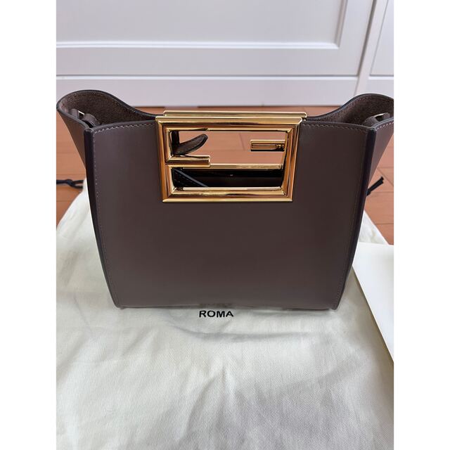 代引き不可】 FENDI FENDI❤️フェンディ❤️ウェイスモール美品