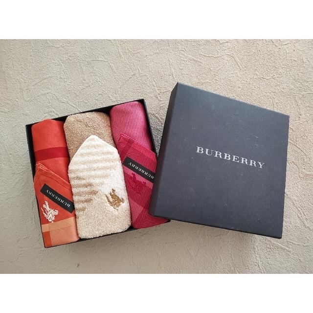 ☆新品未使用☆ BURBERRYハンカチ3枚セット-