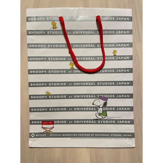 UNIVERSAL ENTERTAINMENT(ユニバーサルエンターテインメント)のユニバーサル SNOOPY スヌーピー  紙袋 手提げ ギフトバック ショップ袋 レディースのバッグ(ショップ袋)の商品写真