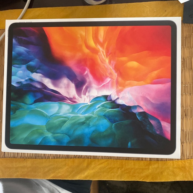 アップル iPad Pro 12.9 インチ 第4世代 128GB スペースグレ