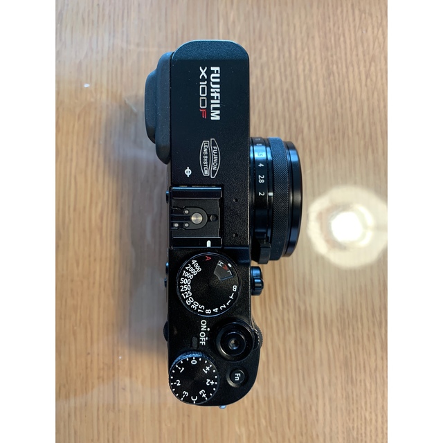 富士フイルム(フジフイルム)のメーカー点検済　FUJI FILM 富士フイルム X X100F BLACK スマホ/家電/カメラのカメラ(コンパクトデジタルカメラ)の商品写真