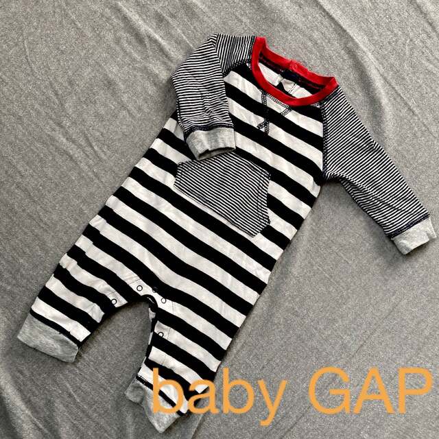 babyGAP(ベビーギャップ)のボーダーロンパース(baby GAP) キッズ/ベビー/マタニティのベビー服(~85cm)(ロンパース)の商品写真
