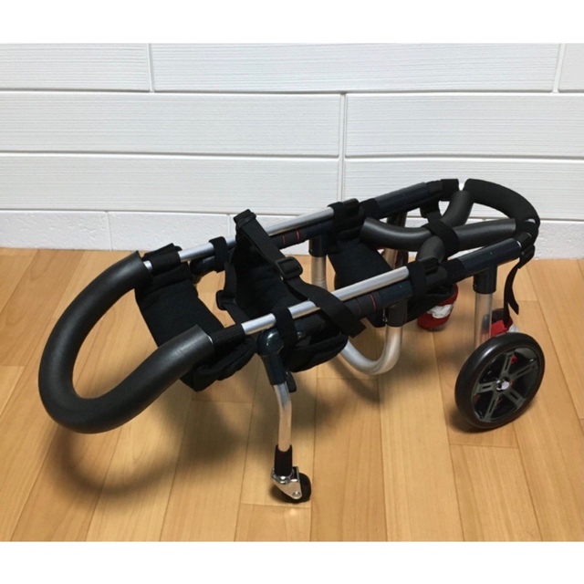 ○Mダックス○犬の車椅子 小型犬用4輪車いす 顎乗せ付~9kg位 歩行器