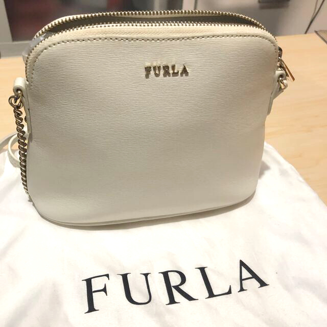 Furla(フルラ)のFURLA フルラ ショルダーバック 白 レディースのバッグ(ショルダーバッグ)の商品写真