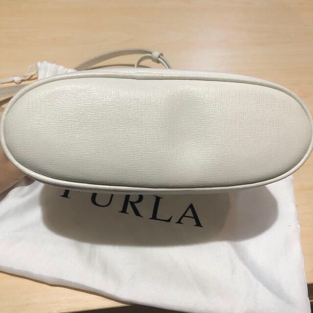 Furla(フルラ)のFURLA フルラ ショルダーバック 白 レディースのバッグ(ショルダーバッグ)の商品写真