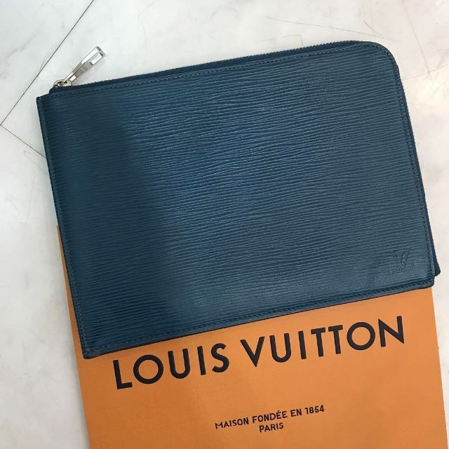 LOUIS VUITTON(ルイヴィトン)の☆超美品☆ルイ・ヴィトン　エピ　ポシェット・ジュールPM　クラッチバッグ　青 メンズのバッグ(セカンドバッグ/クラッチバッグ)の商品写真