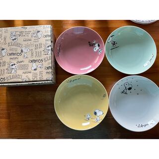 SNOOPY - 【新品、未使用】SNOOPY スヌーピーお皿４枚セット