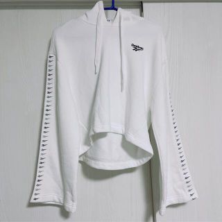 リーボック(Reebok)のリーボック　クロップドパーカー　ホワイト　XL(パーカー)