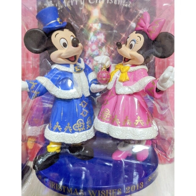 Disney(ディズニー)のミッキー&ミニー　クリスマスフィギュアリン エンタメ/ホビーのおもちゃ/ぬいぐるみ(キャラクターグッズ)の商品写真