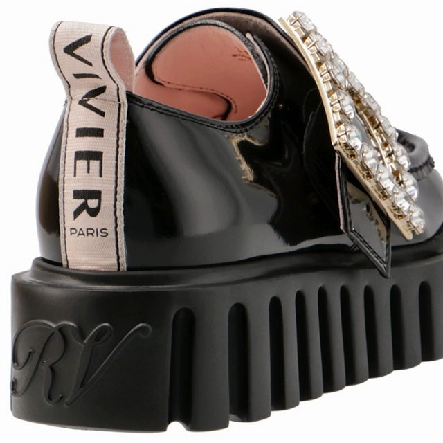 ROGER VIVIER(ロジェヴィヴィエ)のロジェ ヴィヴィエ ROGER VIVIER ローファー Viv' Go-Thick ストラスバックル パテント RVW64632390 MRK B999 レディースの靴/シューズ(ローファー/革靴)の商品写真