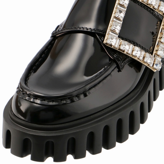 ROGER VIVIER(ロジェヴィヴィエ)のロジェ ヴィヴィエ ROGER VIVIER ローファー Viv' Go-Thick ストラスバックル パテント RVW64632390 MRK B999 レディースの靴/シューズ(ローファー/革靴)の商品写真