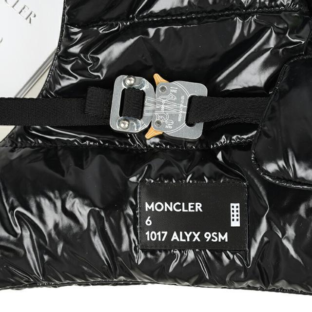 MONCLER(モンクレール)のMONCLER GENIUS ALYX モンクレール POLDO ブラック ドッグウエア イタリア正規品 新品 3G00011 539FT ブラック その他のペット用品(犬)の商品写真