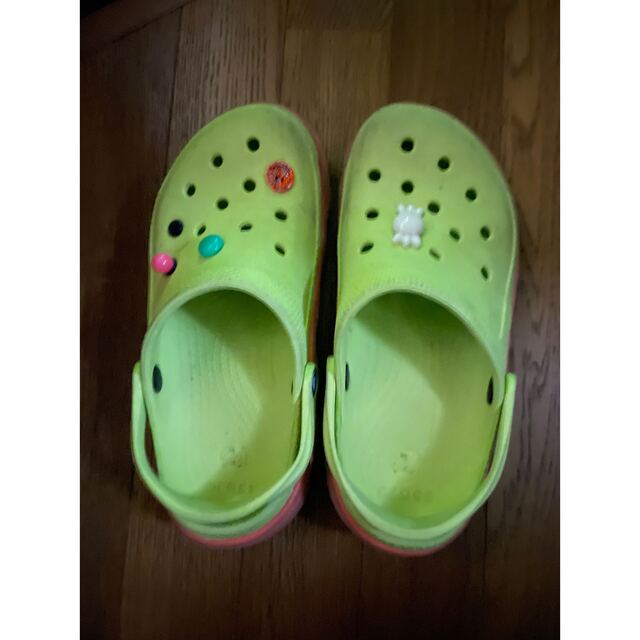 crocs(クロックス)のクロックス レディースの靴/シューズ(サンダル)の商品写真