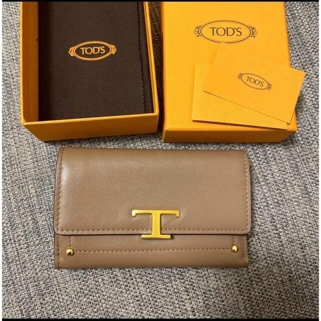 TOD´S Tタイムレス レザーウォレット -