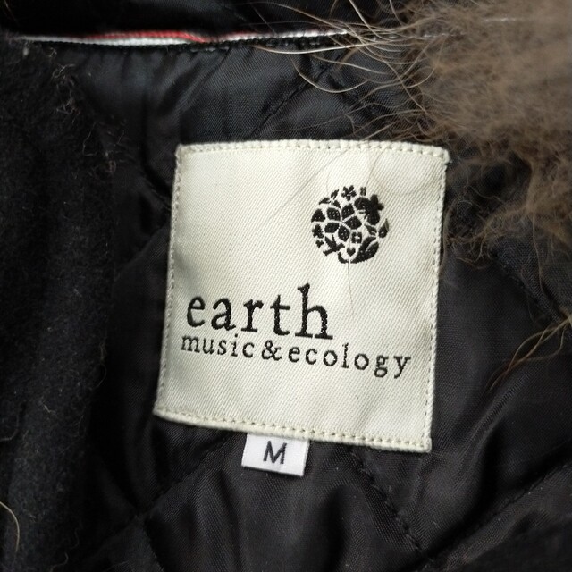 earth music & ecology(アースミュージックアンドエコロジー)のearth　冬コート　黒　フードファー レディースのジャケット/アウター(ロングコート)の商品写真