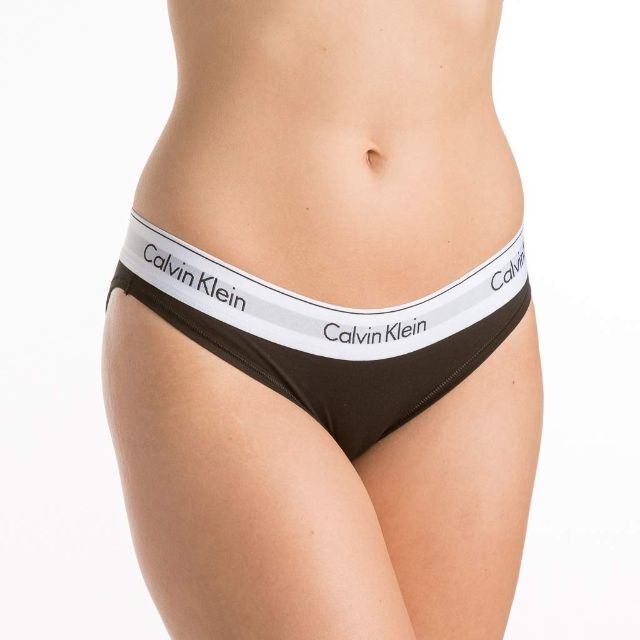 ck Calvin Klein(シーケーカルバンクライン)のカルバンクライン　 上下セット　下着　スポーツブラ　Sサイズ　ブラック レディースの下着/アンダーウェア(ブラ&ショーツセット)の商品写真