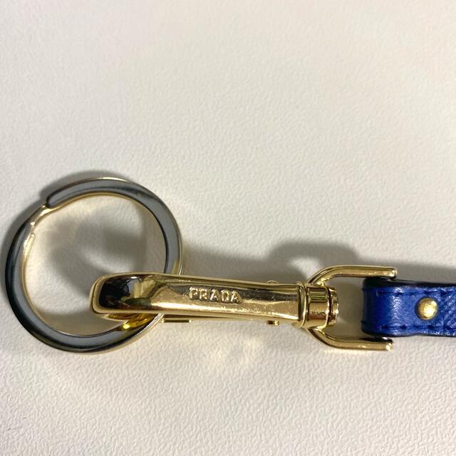 PRADA V アルファベット イニシャルチャーム キーリング キーホルダー