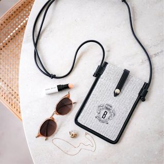 ボビイブラウン(BOBBI BROWN)のボビーブラウン スマホケース(ポーチ)