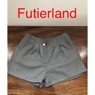 フューティアランド(futier land)の925 Futierland レディース　パール付き　ショートパンツ　グレー　M(ショートパンツ)