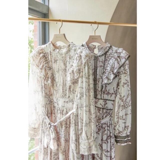 Her lip to(ハーリップトゥ)のherlipto Pedicel Lace-Trimmed Long Dress レディースのワンピース(ロングワンピース/マキシワンピース)の商品写真