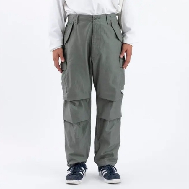 DESCENDANT(ディセンダント)のDESCENDANT D-65M SATIN TROUSERS メンズのパンツ(ワークパンツ/カーゴパンツ)の商品写真