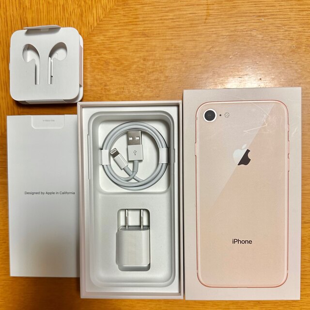 iPhone 8 ゴールド 64 GB docomo