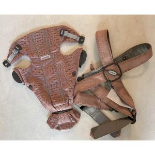 ベビービョルン(BABYBJORN)の美品　ベビービョルン ベビーキャリア MINI Air / ダスティピンク(抱っこひも/おんぶひも)