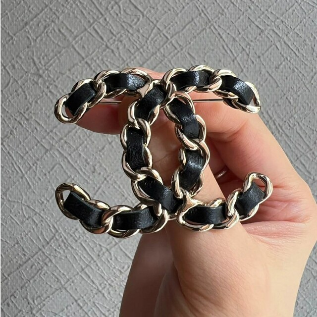 シャネル ブローチ レザー - burnet.com.ar