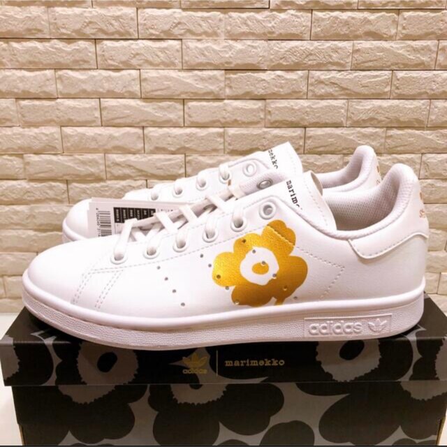 adidas(アディダス)のEmily様専用　Marimekko Stan Smith 23.5cm レディースの靴/シューズ(スニーカー)の商品写真