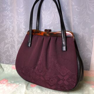昭和レトロな着物バッグ　和装バッグ　紫色系　着物生地　和装小物和装ハンドバッグ　(ハンドバッグ)