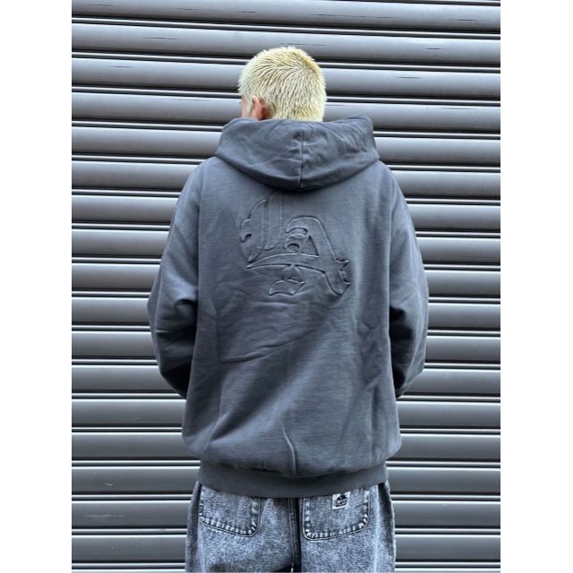セール★XLサイズ XLARGE パーカー ピグメント エンボス ロゴ 黒