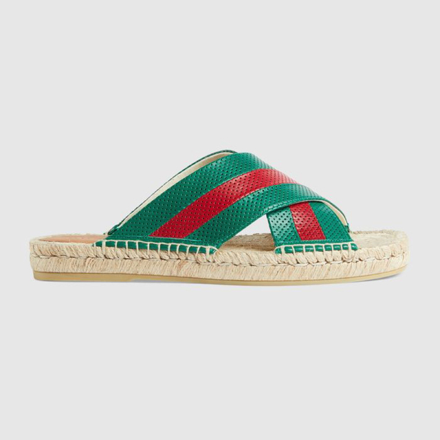 Gucci(グッチ)のGUCCI スライドサンダル　ウェブデザイン レディースの靴/シューズ(サンダル)の商品写真