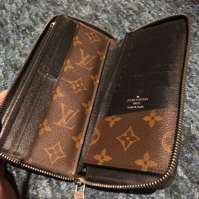 LOUIS VUITTON(ルイヴィトン)のルイブィトン、マカサー メンズのファッション小物(折り財布)の商品写真