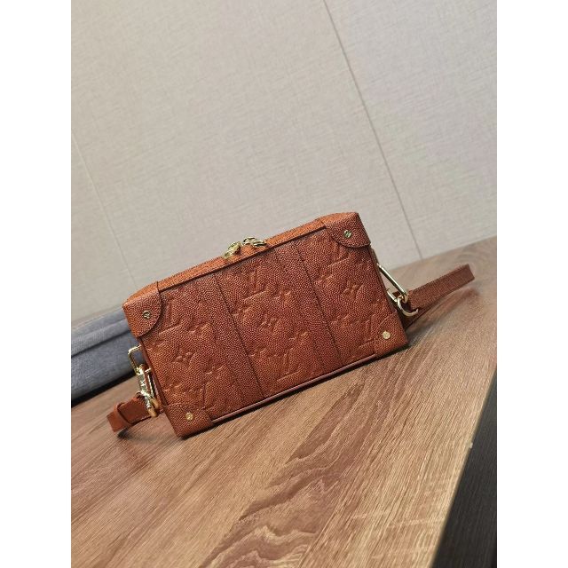 在庫最安値】 LOUIS VUITTON LOUIS VUITTON ルイヴィトン NBA×LVソフトトランク美品の通販 by Lucia's  shop｜ルイヴィトンならラクマ